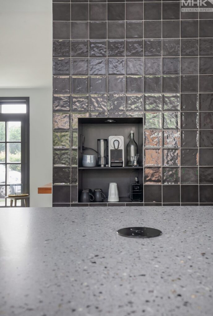 30_KeukenExpert_Keuken_Zwart_Eiland_Duijkers-1600×2378-1